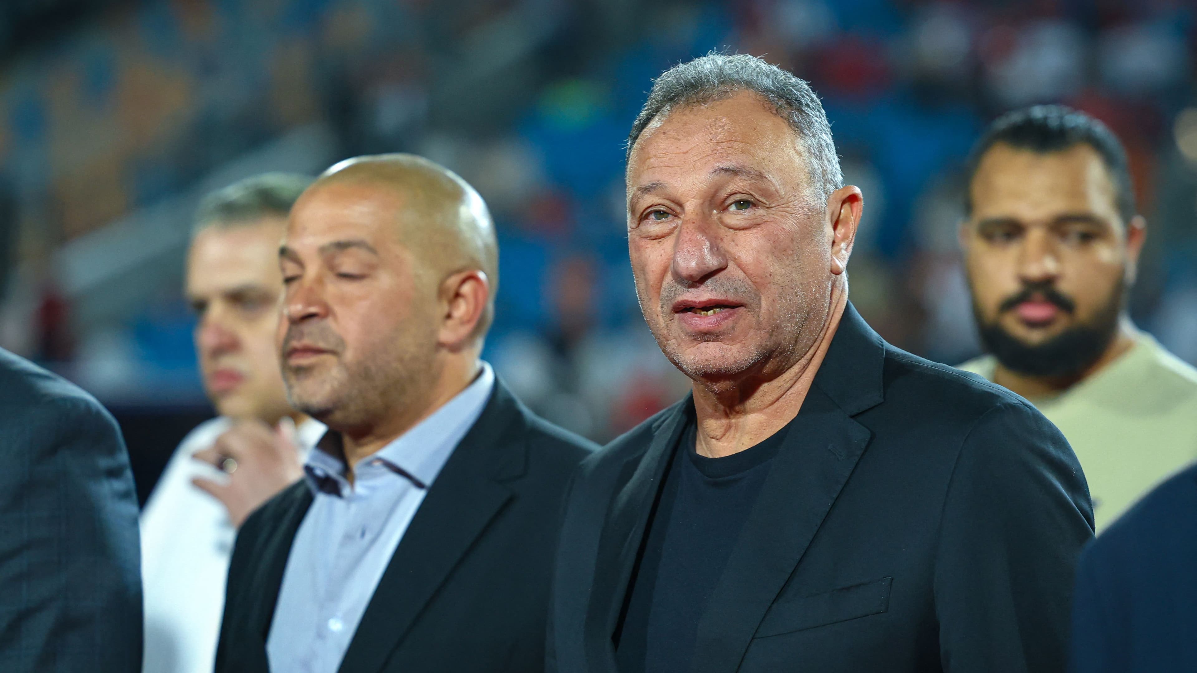 الغضب يتصاعد في الأهلي.. شوبير يوجه رسالة قوية لمجلس الخطيب