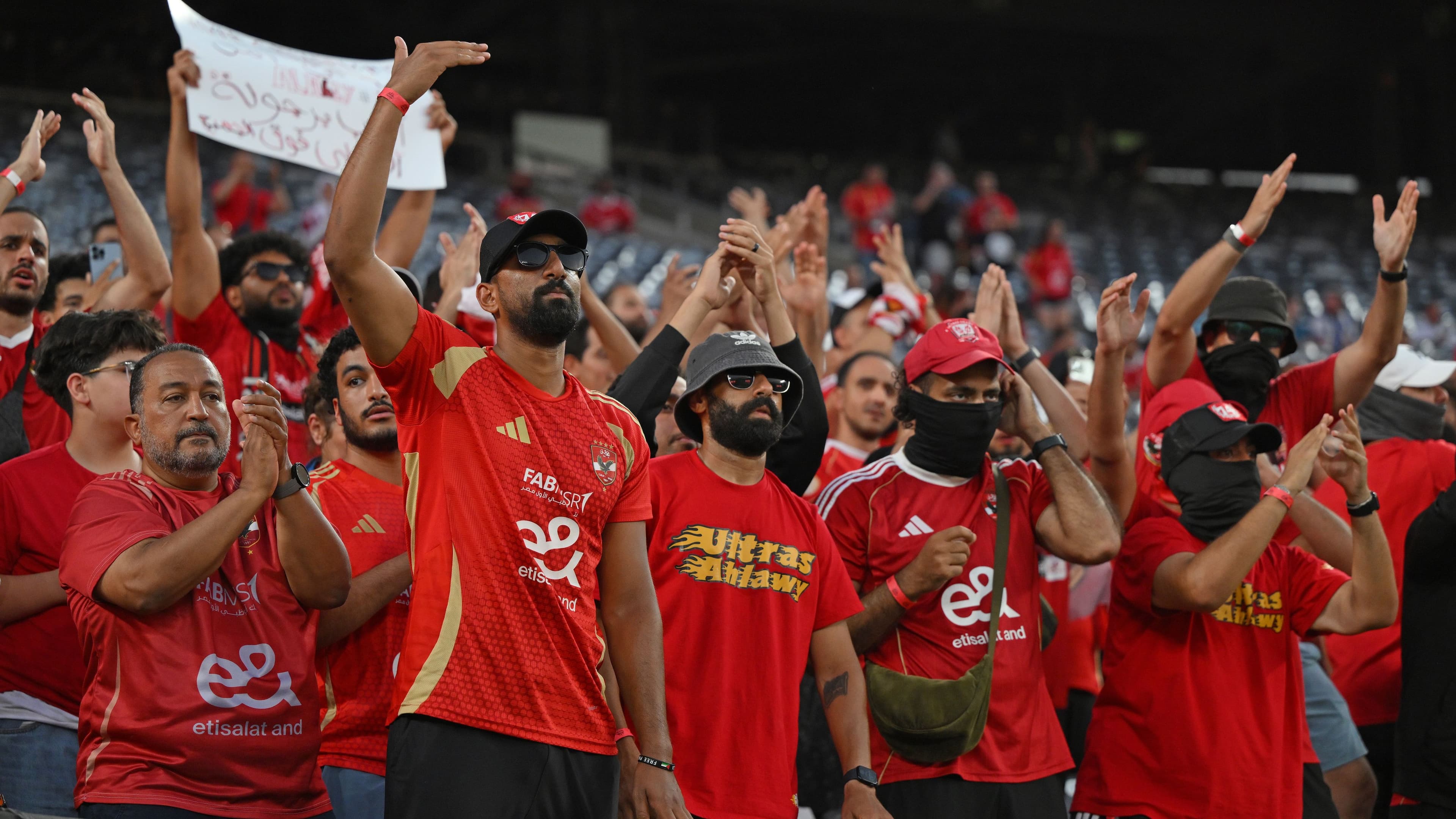 "كرات عمرها 10 سنوات" تصنع أزمة في الدوري المصري!