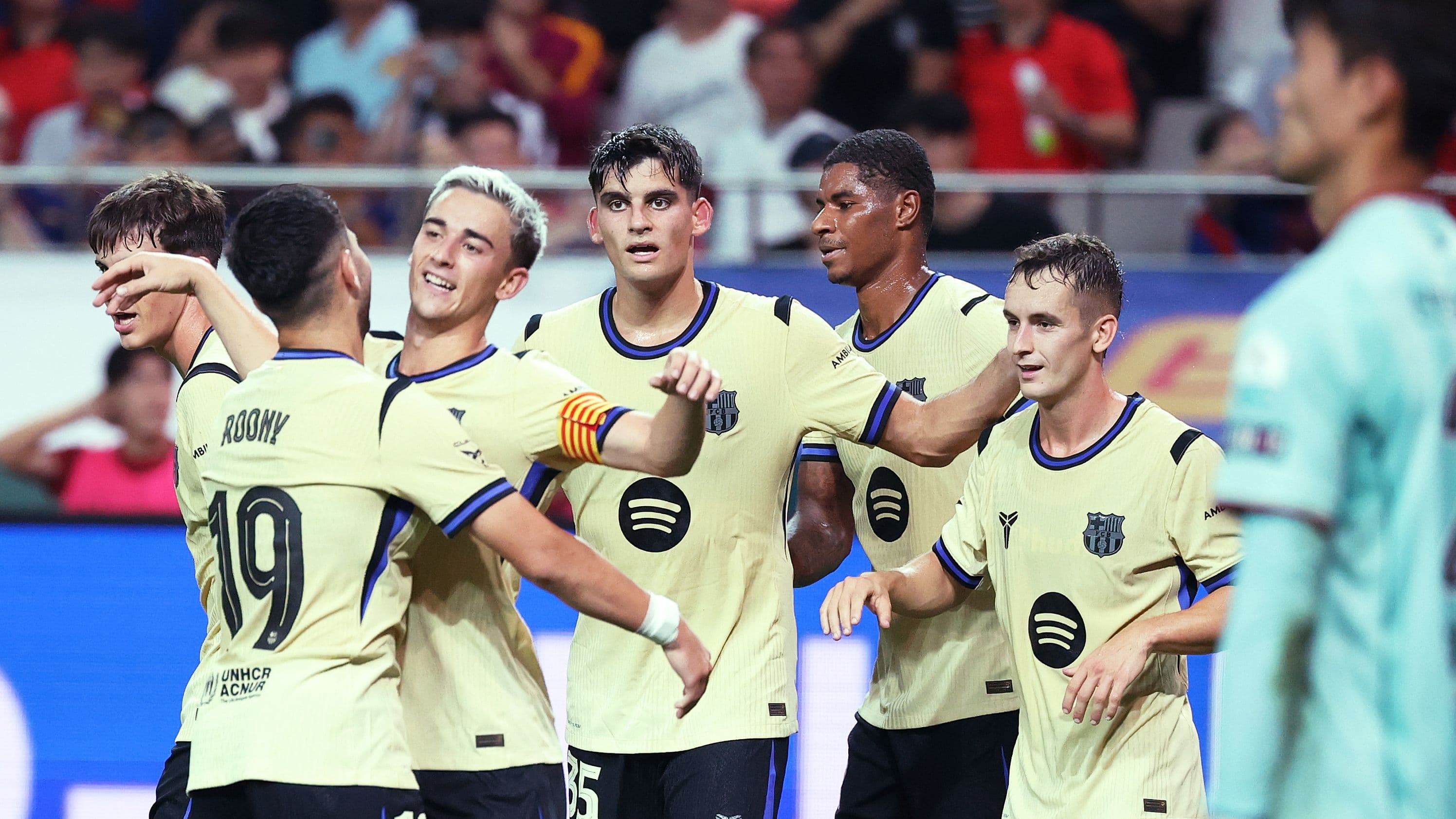 الأفراح تتوالى.. نجم برشلونة يخرج من الثلاجة