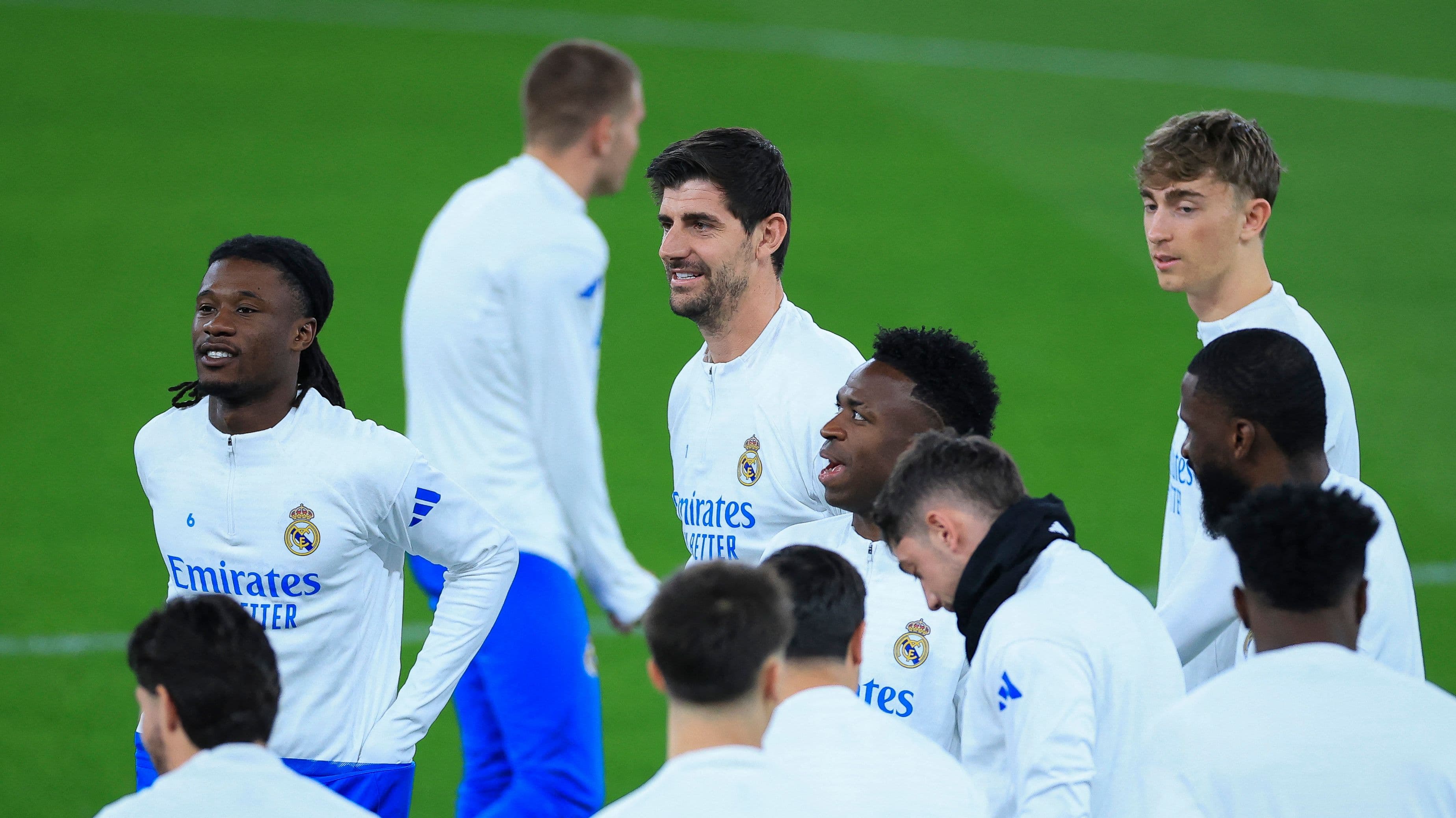 ريال مدريد يبدأ استعدادات كلاسيكو برشلونة بدون مهاجميه الكفيلين