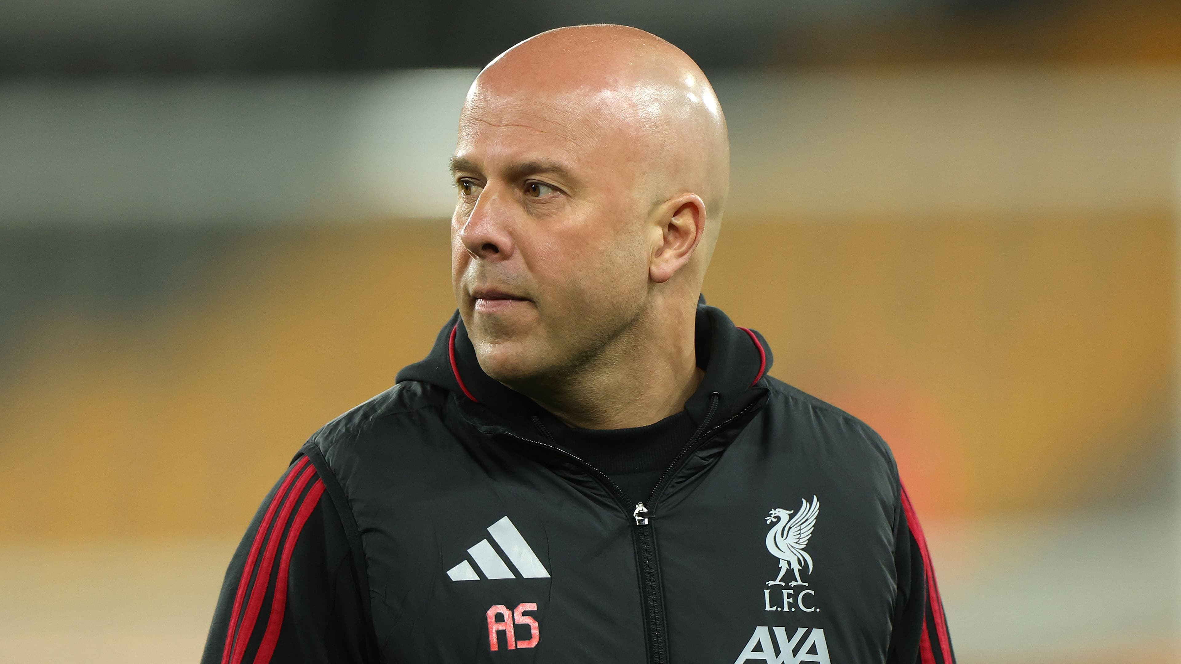 سلوت يخفف الضغط على صلاح.. ويرفض الاعتراف بمشكلة ليفربول