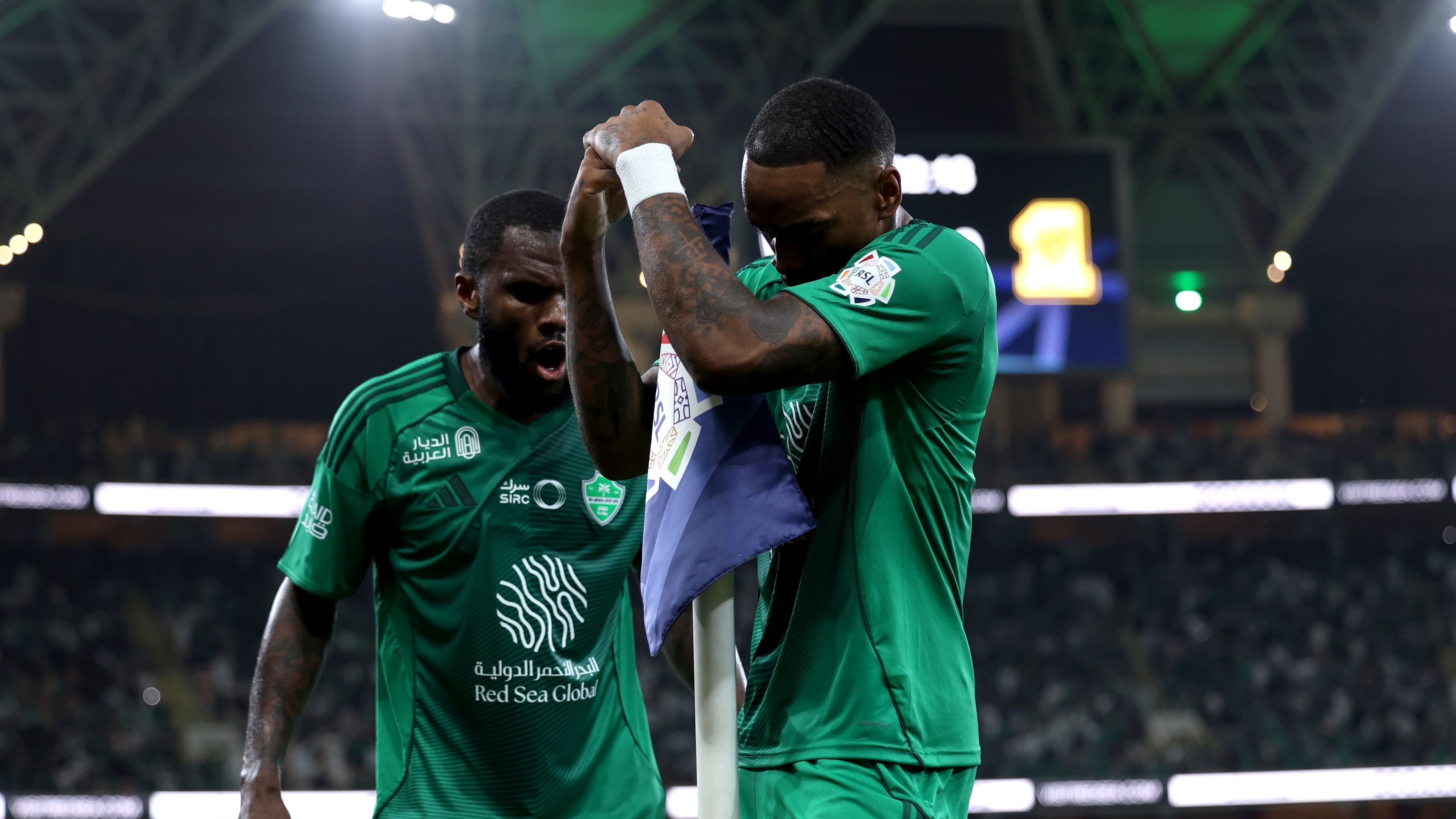 بالفيديو.. هل كان يجب طرد إيفان توني في ديربي جدة؟