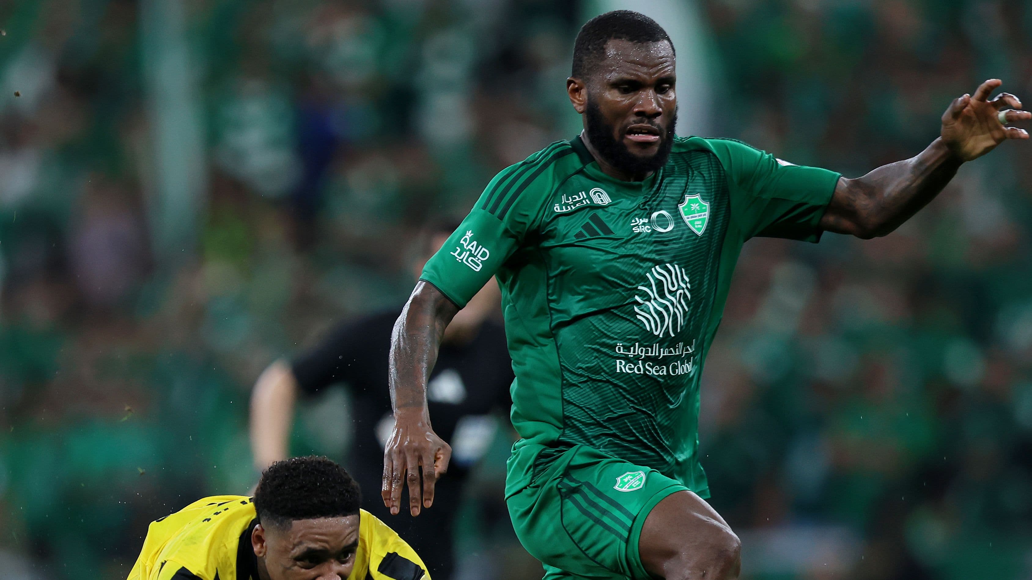 الأهلي يكسو الاتحاد في ديربي جدة بعد 10 سنوات من الخسارة