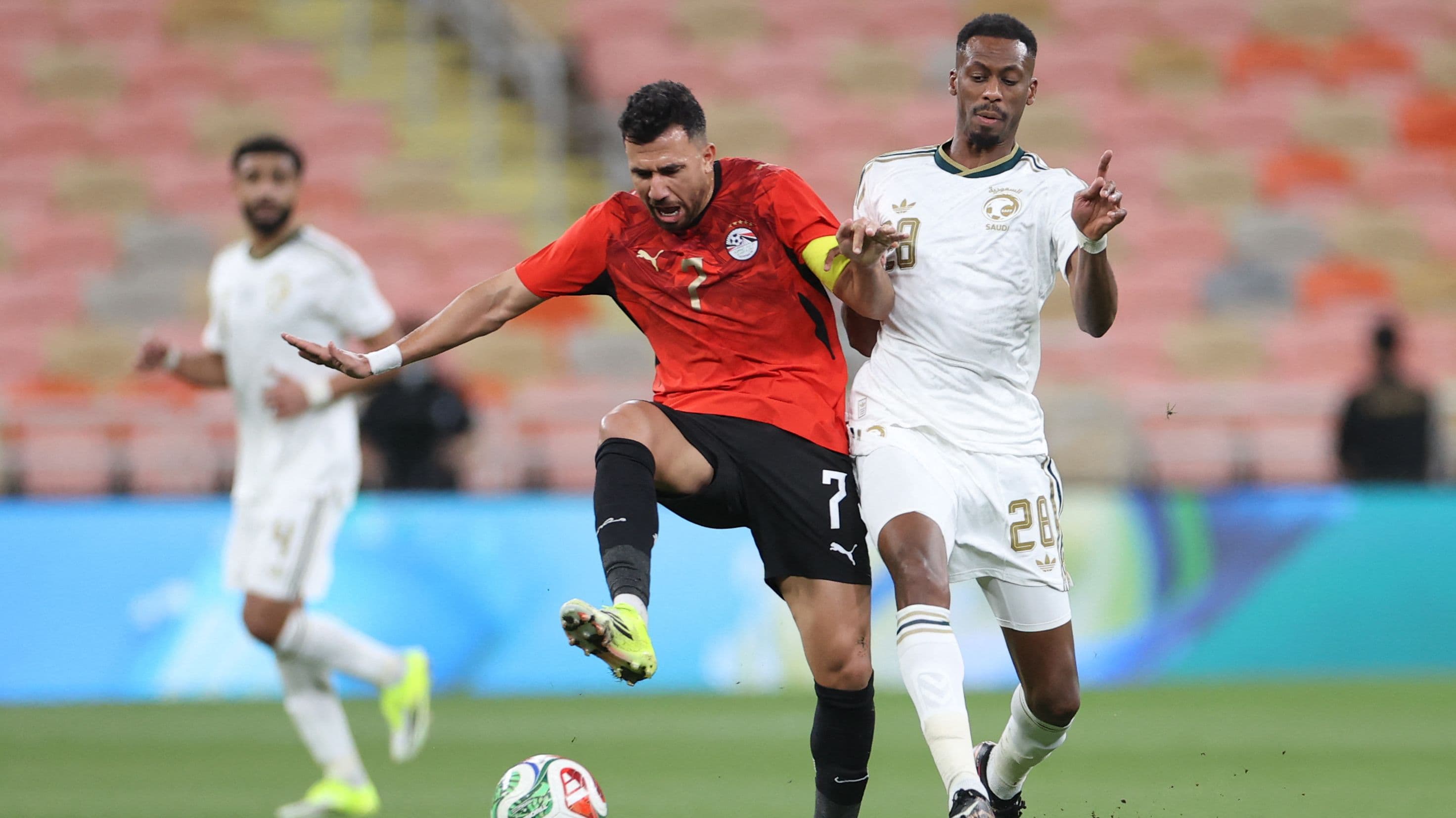 حسام غالي: دفاع السعودية كارثي.. ورينارد ليس المشكلة