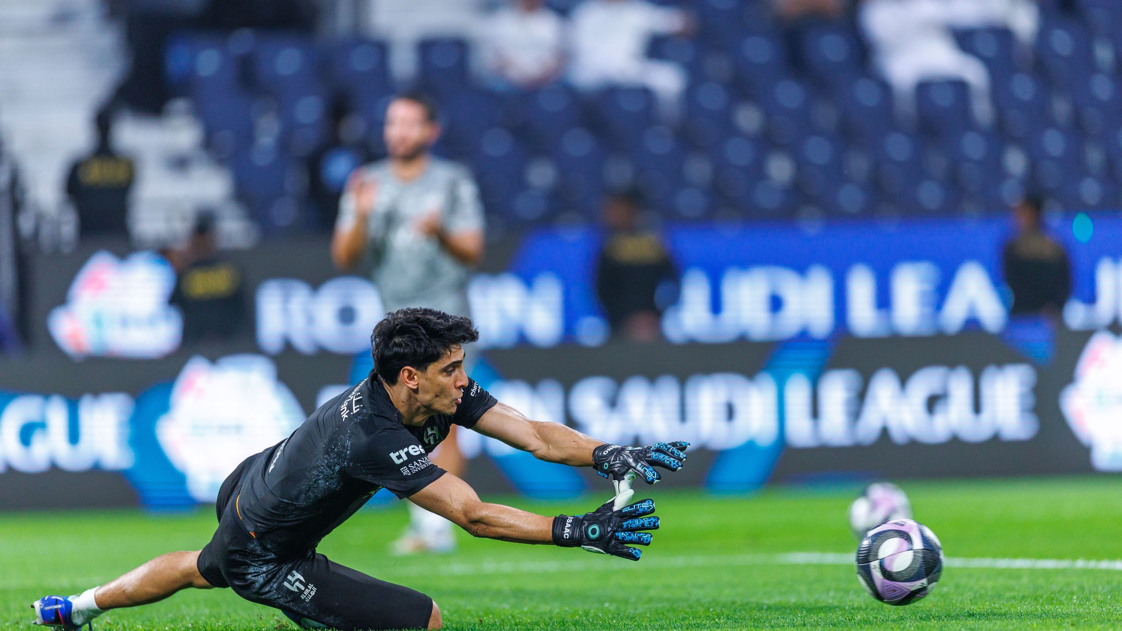 حفري يكشف عن تشابه تصديه وثنائي مونديال الأندية الإفريقي