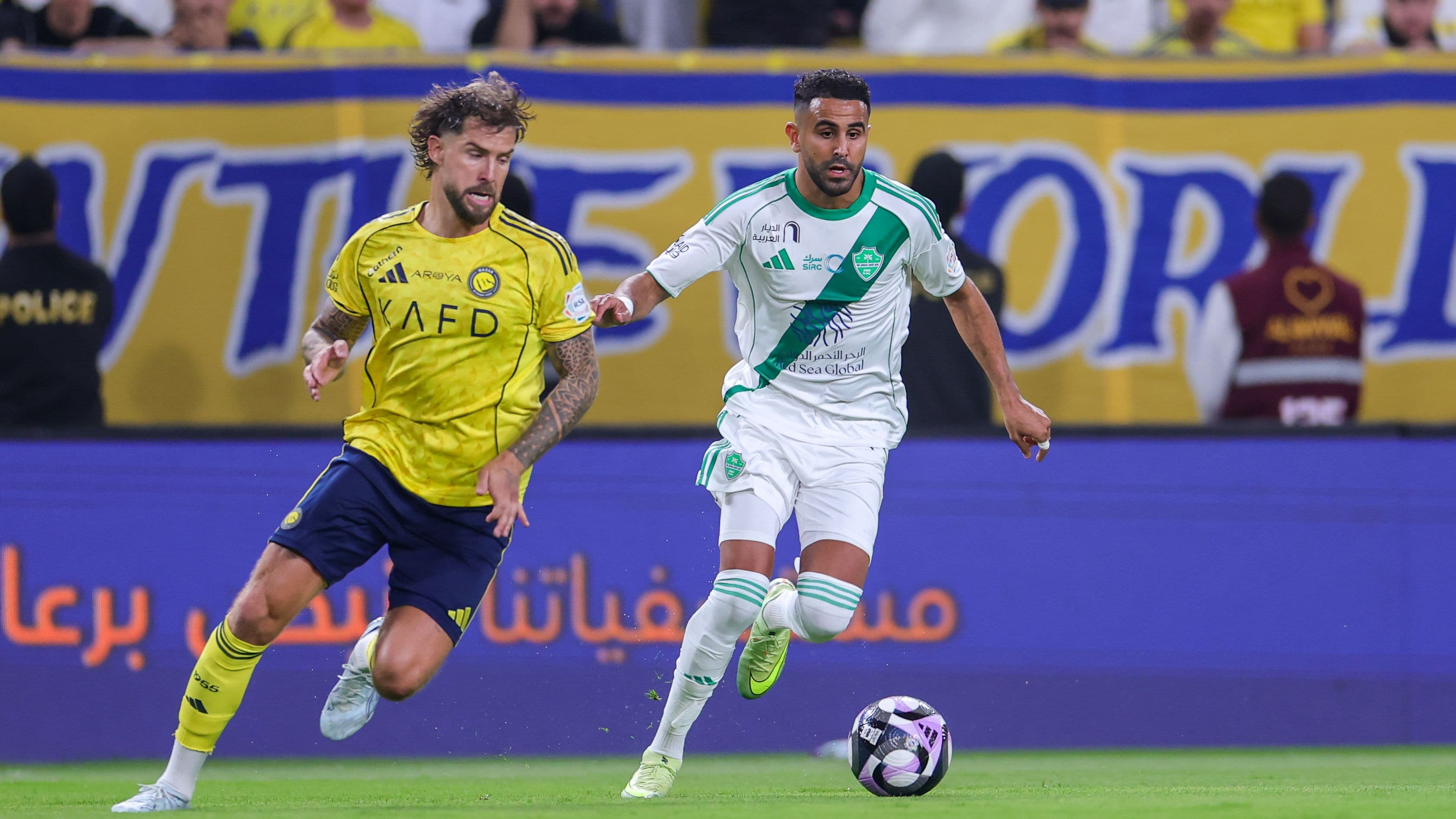 هاريفي أسطورة النصر يهدد بإبعاد مارتينيز ومحرز بسبب الخسارة أمام القادسية
