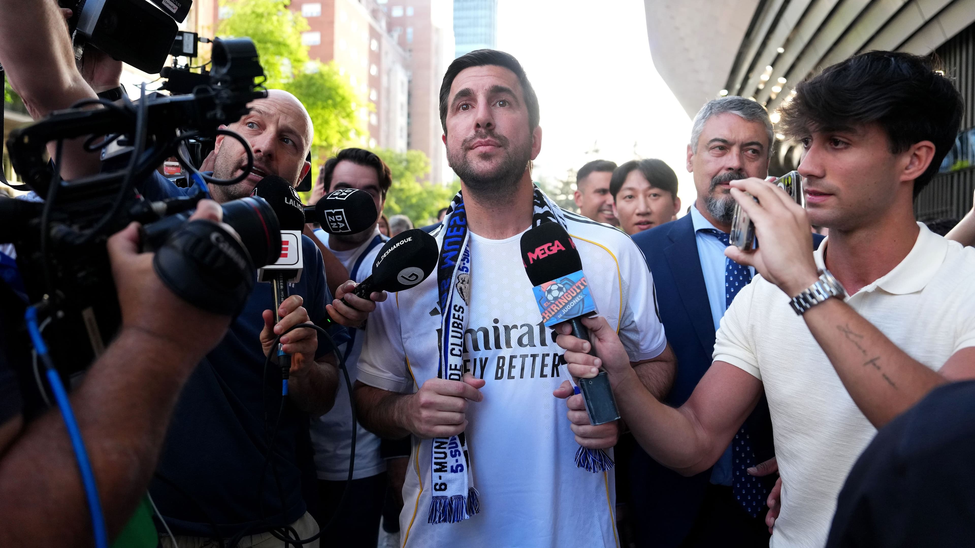 ريكيلمي يحسم صفقات لريال مدريد ويرفض سياسات بيريز