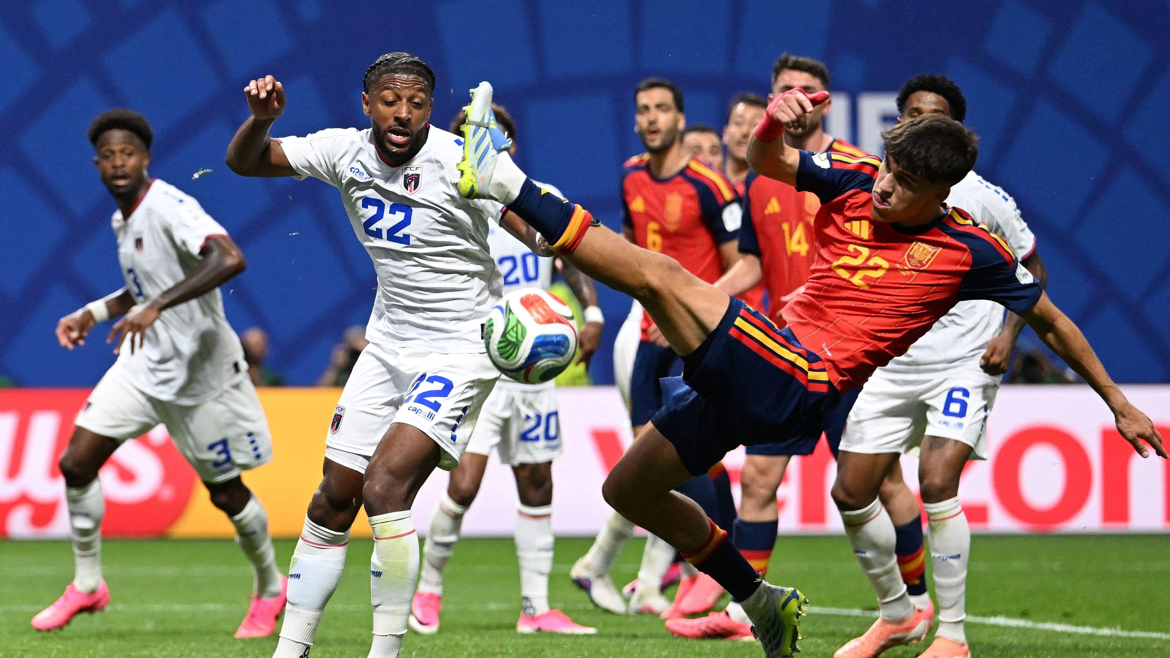 إسبانيا تواصل سقوطها في مباريات الافتتاح بكأس العالم