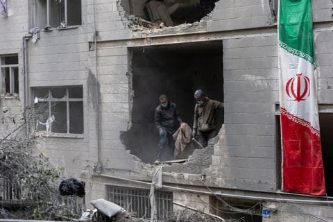 الجيش الإسرائيلي يعلن شن "موجة واسعة من الهجمات" على طهران، والحرس الثوري يهدد بقصف شبكات الكهرباء التابعة لإسرائيل