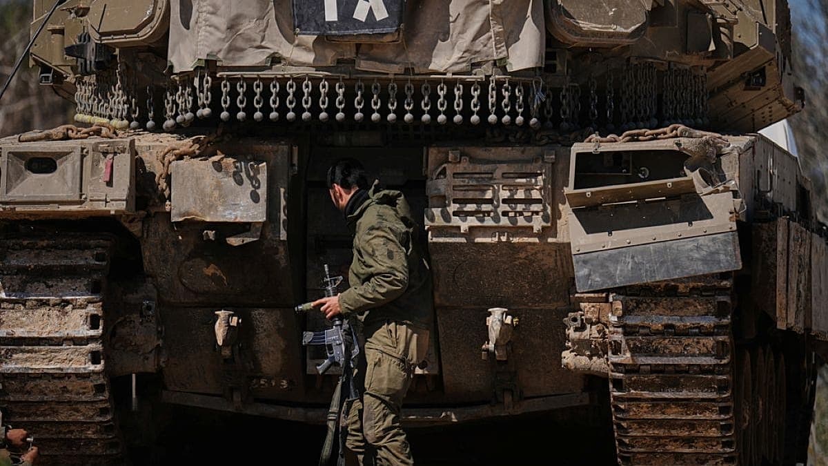 "نرتدي الخوذ ونصلي".. جنود في الجيش الإسرائيلي يرفضون الالتحاق بمواقعهم بسبب نقص الملاجئ