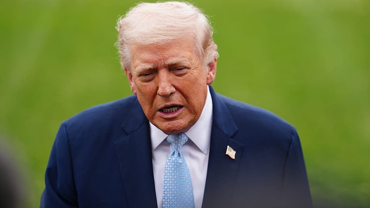 ترامب يهدد بنشر عملاء الهجرة في المطارات.. محاولة لدفع الديمقراطيين لتمويل وزارة الأمن