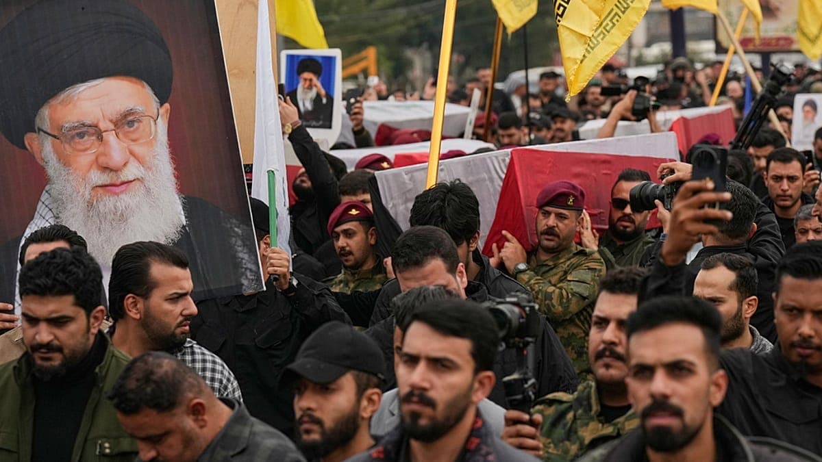 العراق يمنح الحشد الشعبي "حقّ الرد".. واستدعاء مرتقب للقائم بالأعمال الأمريكي والسفير الإيراني