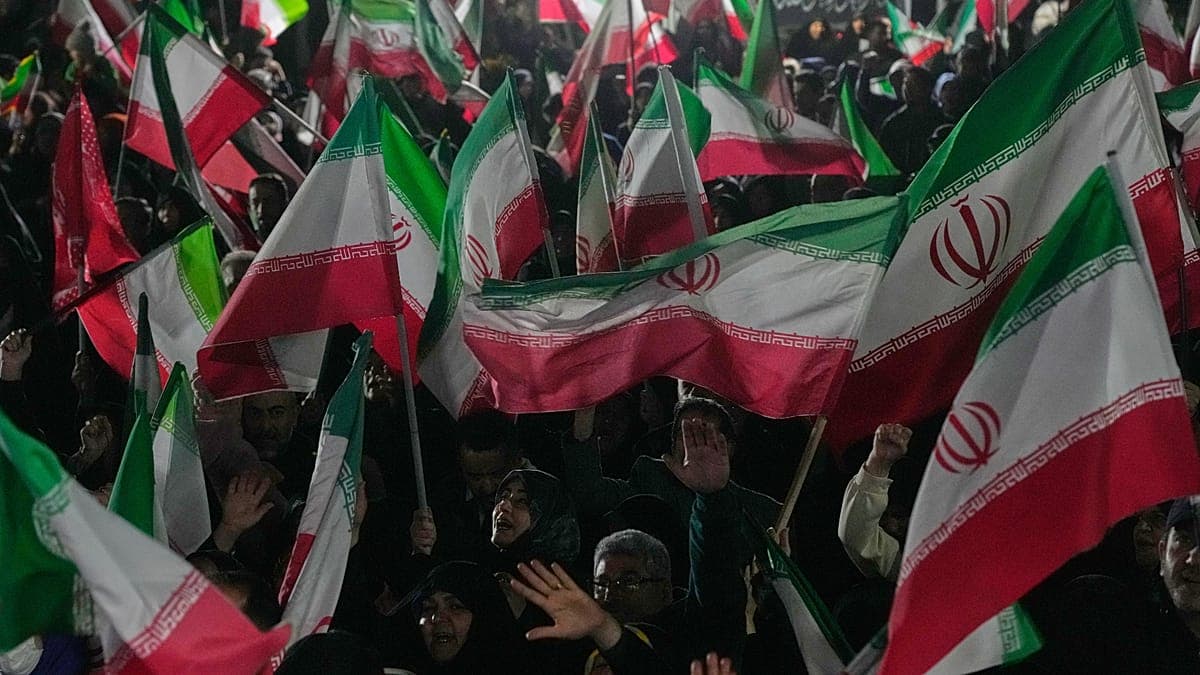 إيران تتهم إسرائيل باستهداف الكويت وتلوح بالانسحاب من معاهدة حظر الأسلحة النووية