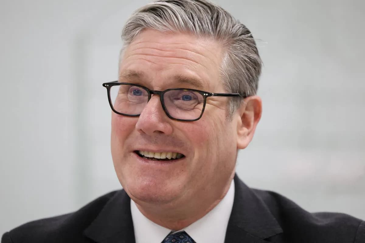 ستارمر يبحث مع ترمب ضرورة معاودة فتح مضيق هرمز