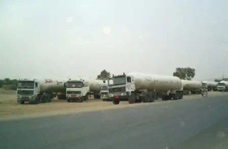 رئيس الحكومة يوجه بوقف تهريب الغاز إلى الحوثيين وضبط المهربين