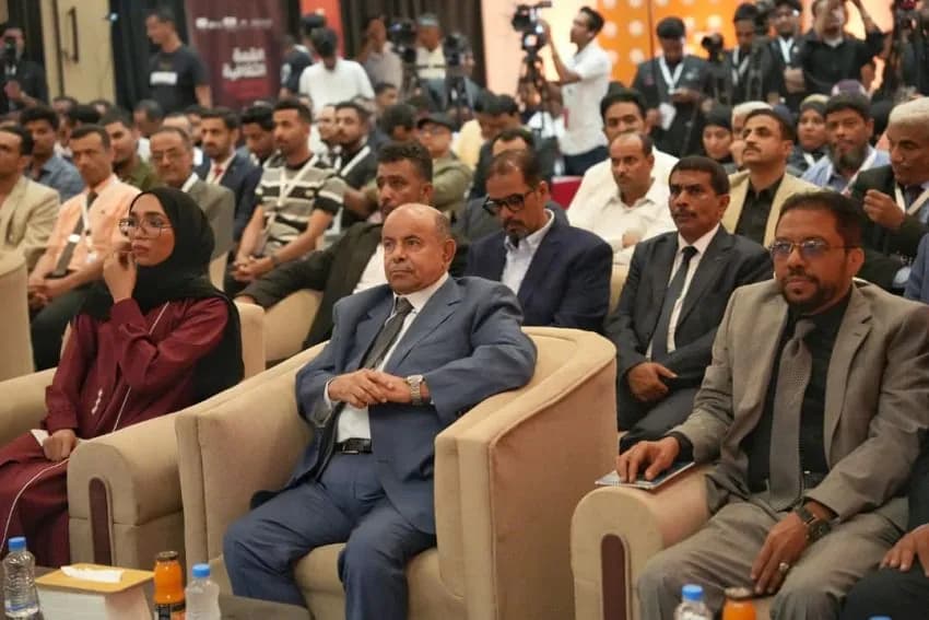 الخنبشي يدشن القمة الثقافية اليمنية ويؤكد دور الثقافة في بناء السلام