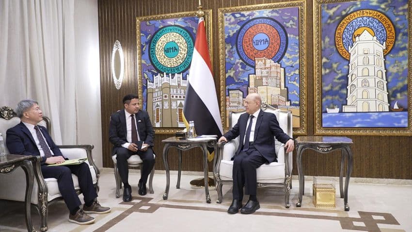 العليمي يشيد بالدعم الكوري لليمن ويؤكد أهمية تعزيز الشراكة بين البلدين