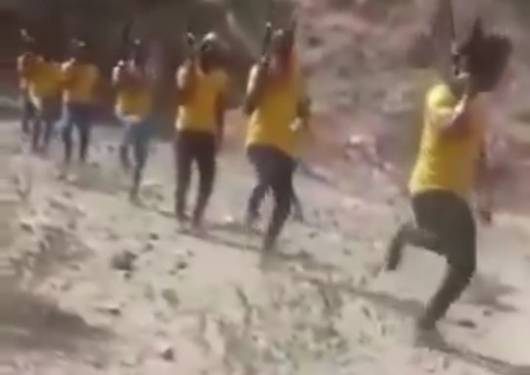 كشف مخطط حوثي لتجنيد المهاجرين الأفارقة كـ”وقود بشري” في معسكرات صعدة