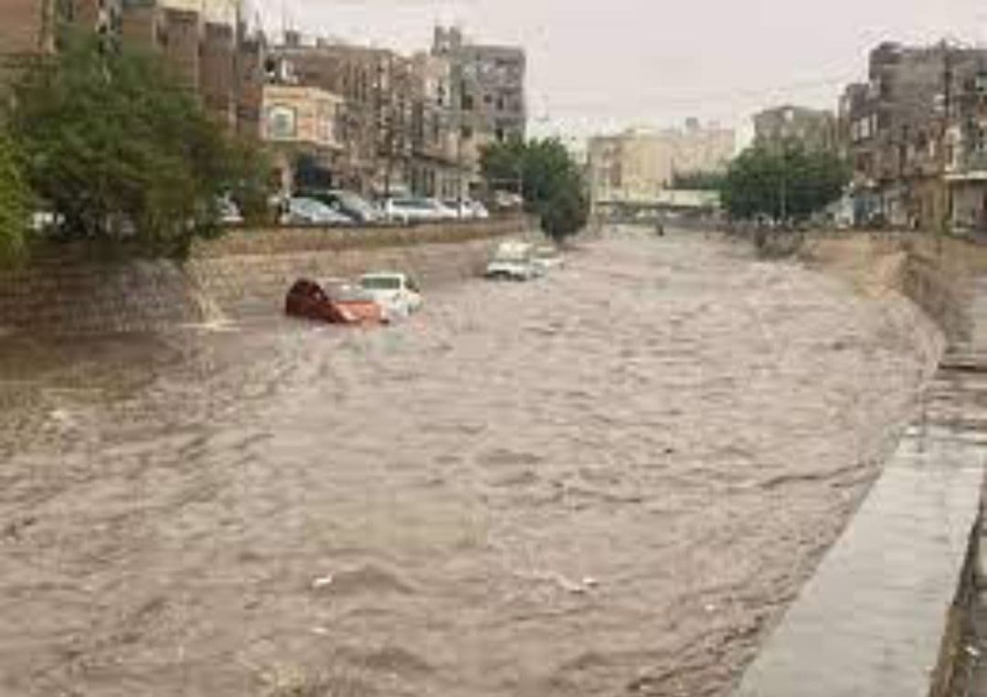 الأرصاد تتوقع أمطاراً رعدية ورياحاً مثيرة للأتربة وتحذيرات من السيول