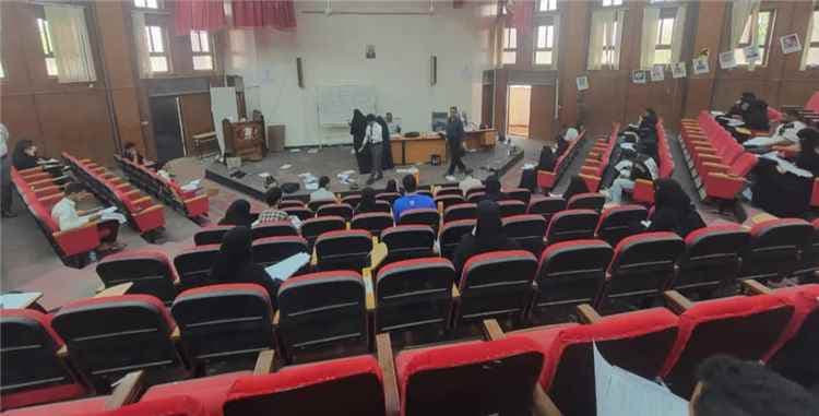 بنجاح وتنظيم متميز.. كلية الحقوق بجامعة عدن تختتم امتحاناتها