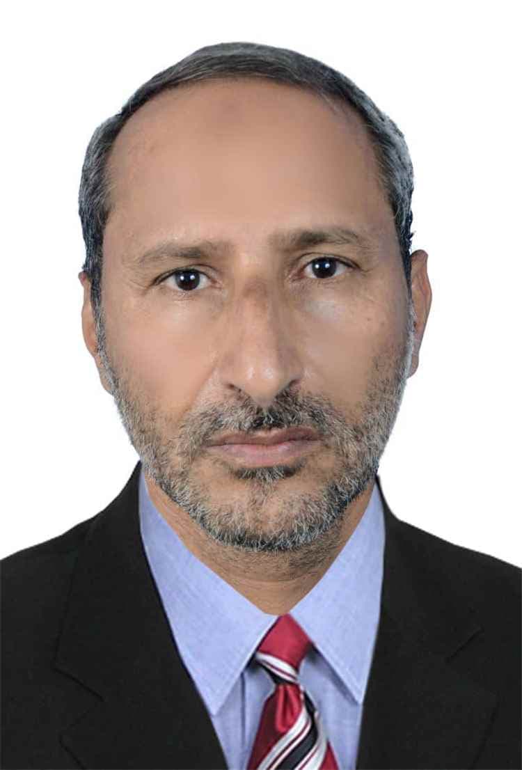 فضل صمادي ينهي كتابات في القيادة بنماذج نبوية