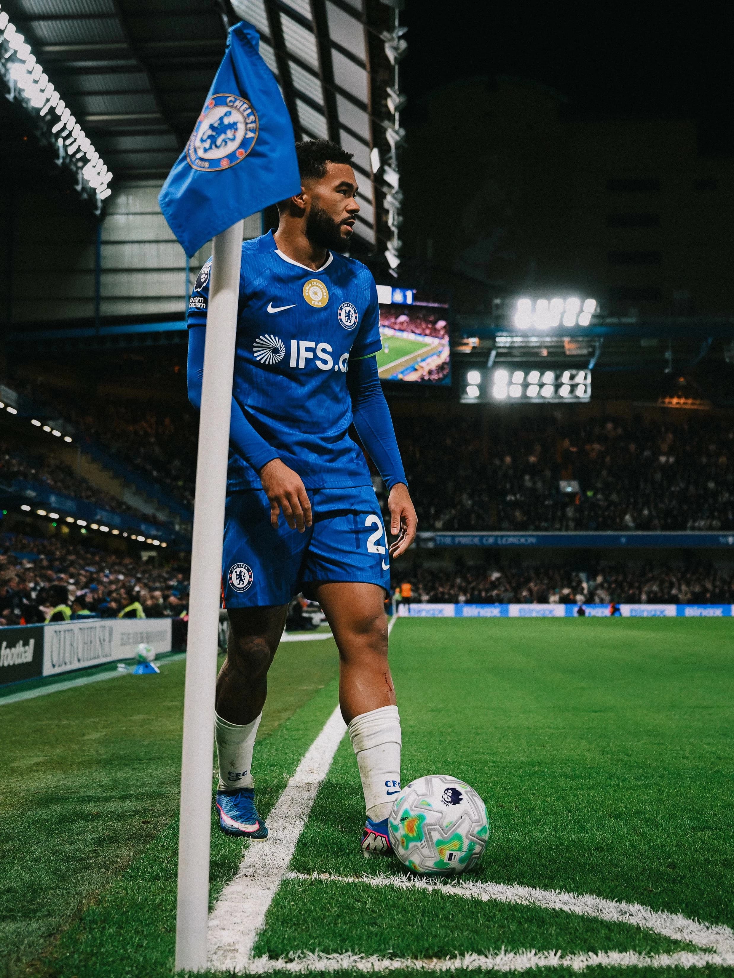 تغريم تشيلسي 10.75 مليون جنيه إسترليني وحظر تعاقداته