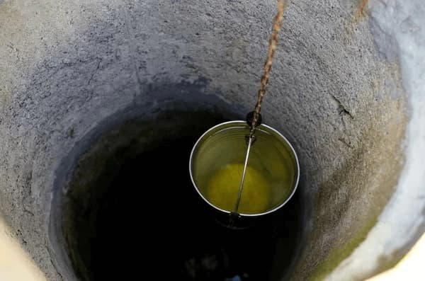 البئر التي سقت الأرض دماً.. نزاع على المياه يتحول إلى مجزرة في اليمن