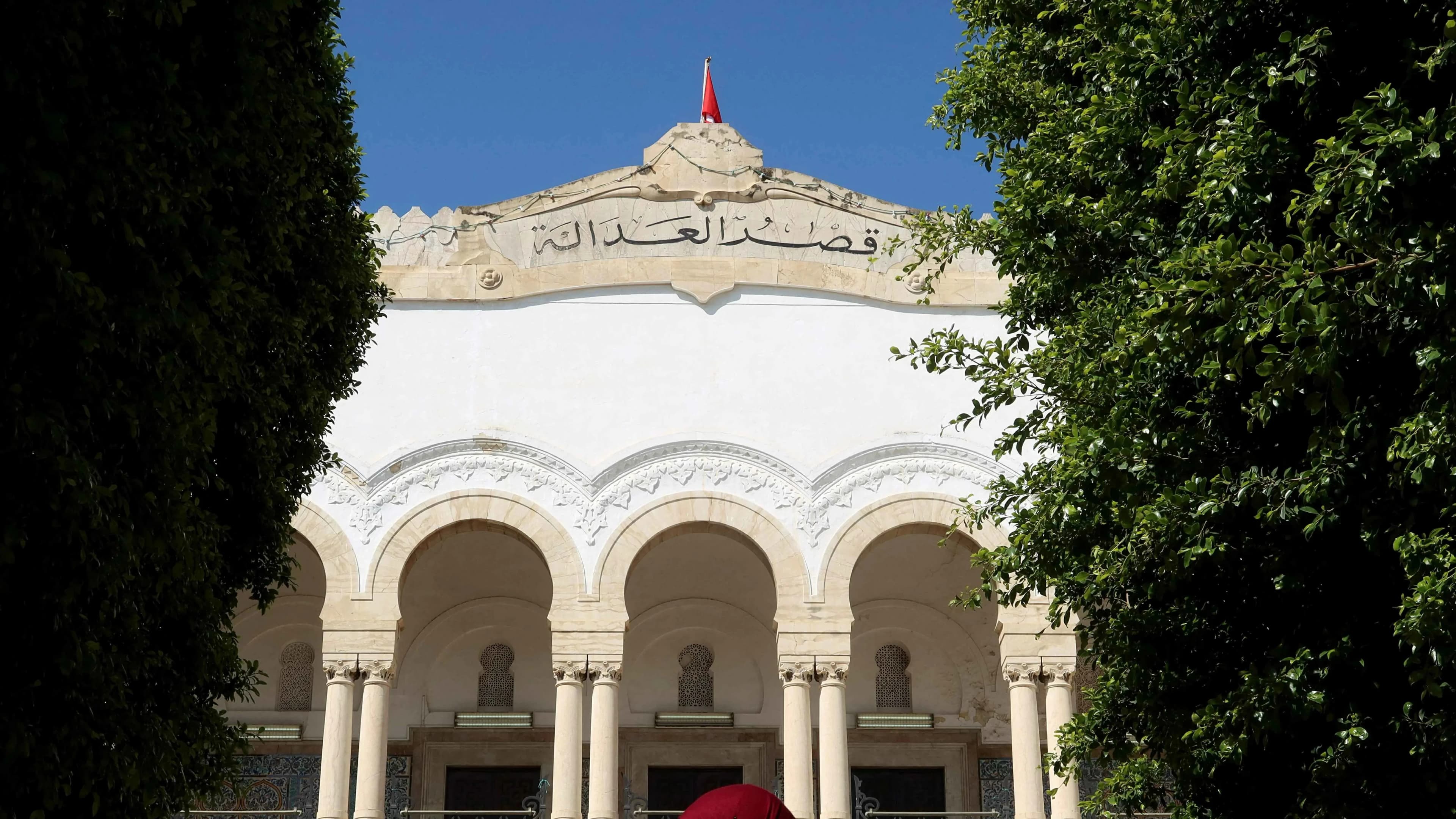 بسبب مقاطع إباحية.. «مشاهير عرب» يواجهون شبح السجن 27 عاماً