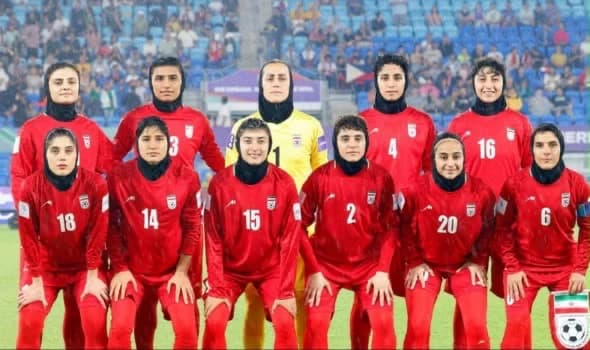 نجمتا منتخب إيران للسيدات يكشفان تجربتهما في مواجهة السلطات الإيرانية
